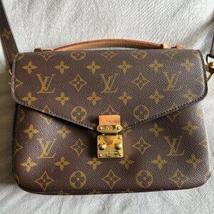 Louis Vuitton Pochette Metis Monogram